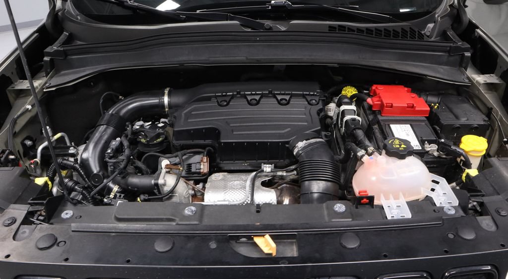 Used 2022 Jeep Renegade Altitude AWD/4WD image 14