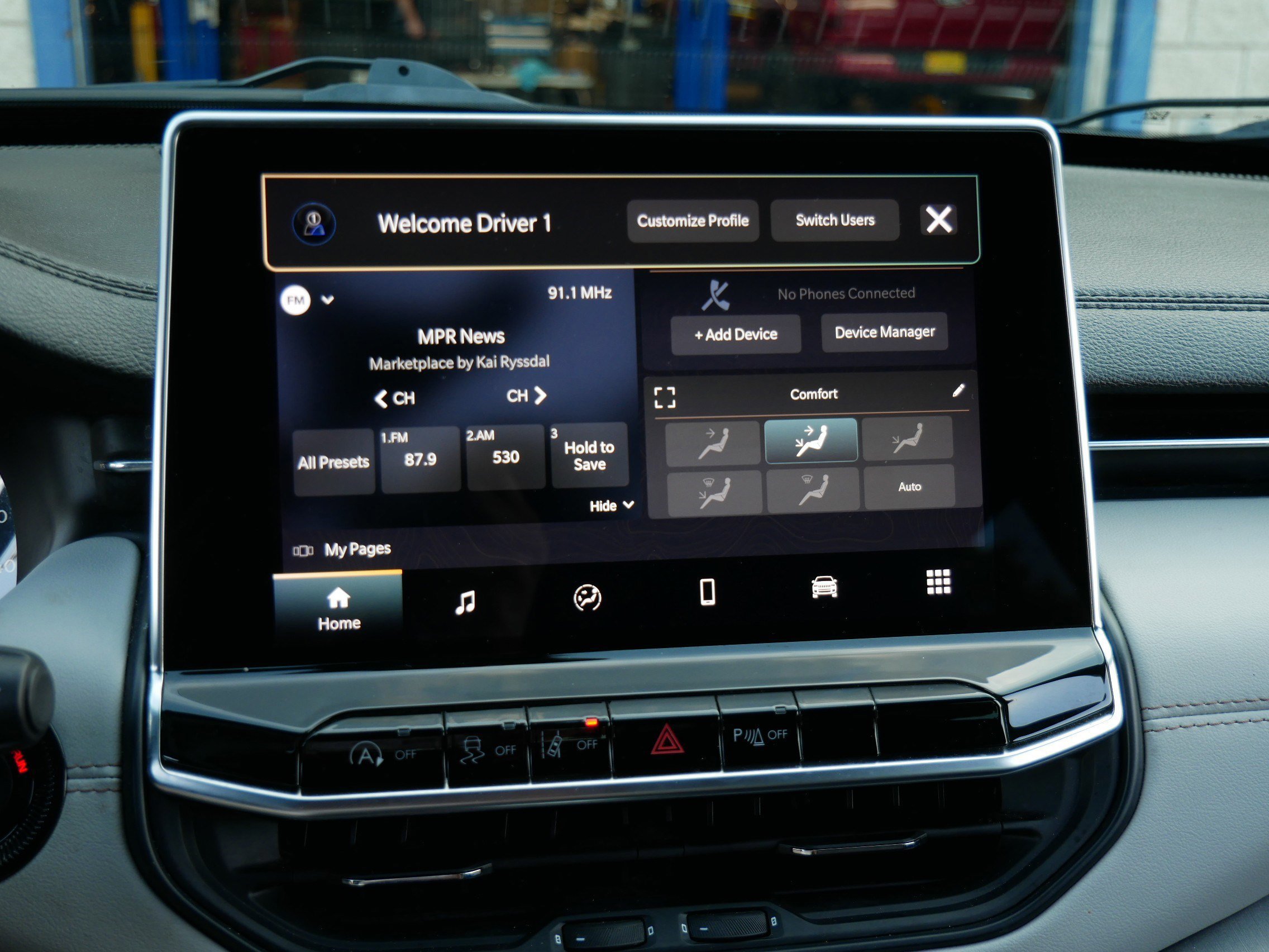 Used 2023 Jeep Compass Limited image 22