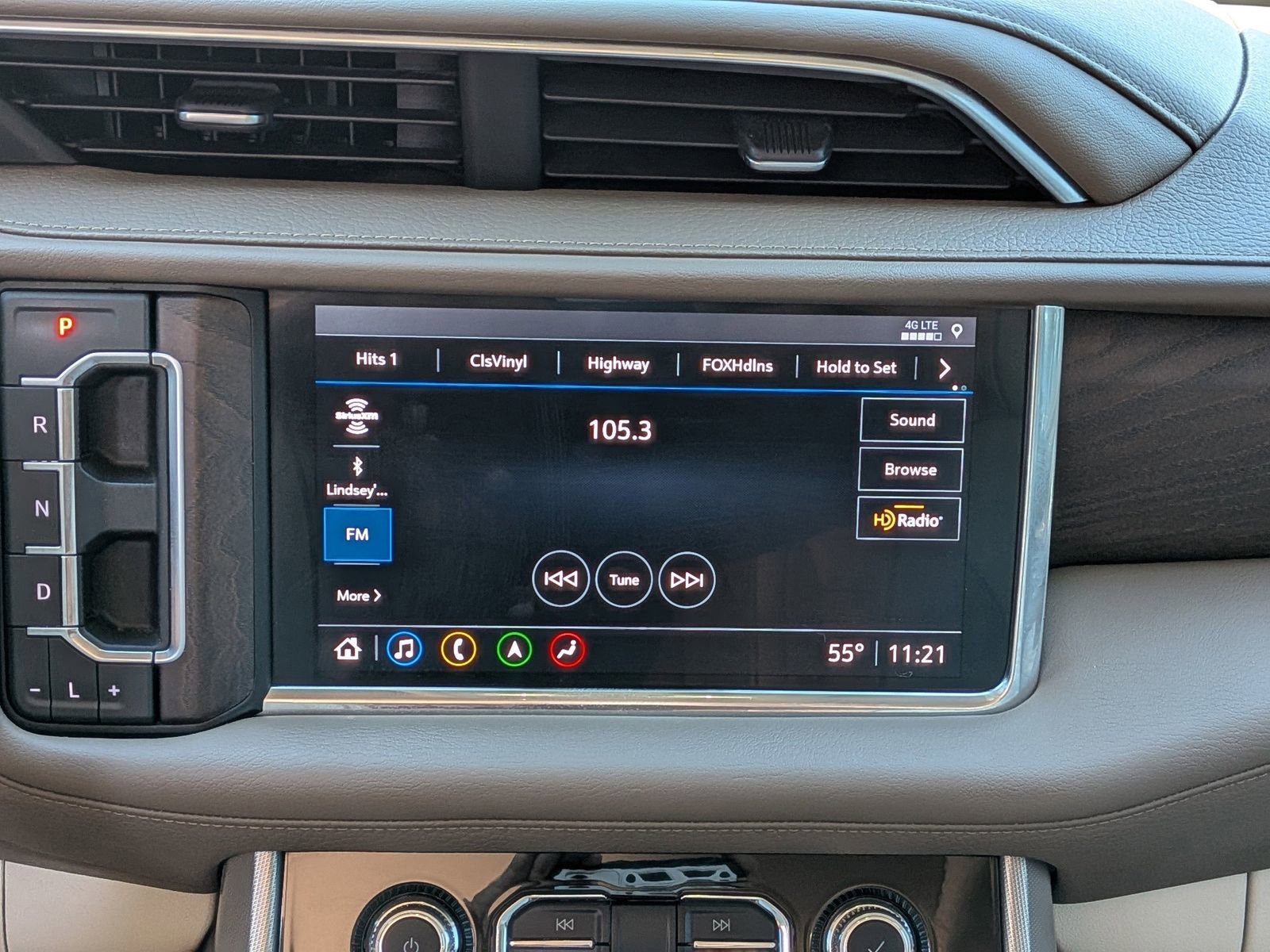 Used 2021 GMC Yukon Denali w/ Denali Premium Package image 10