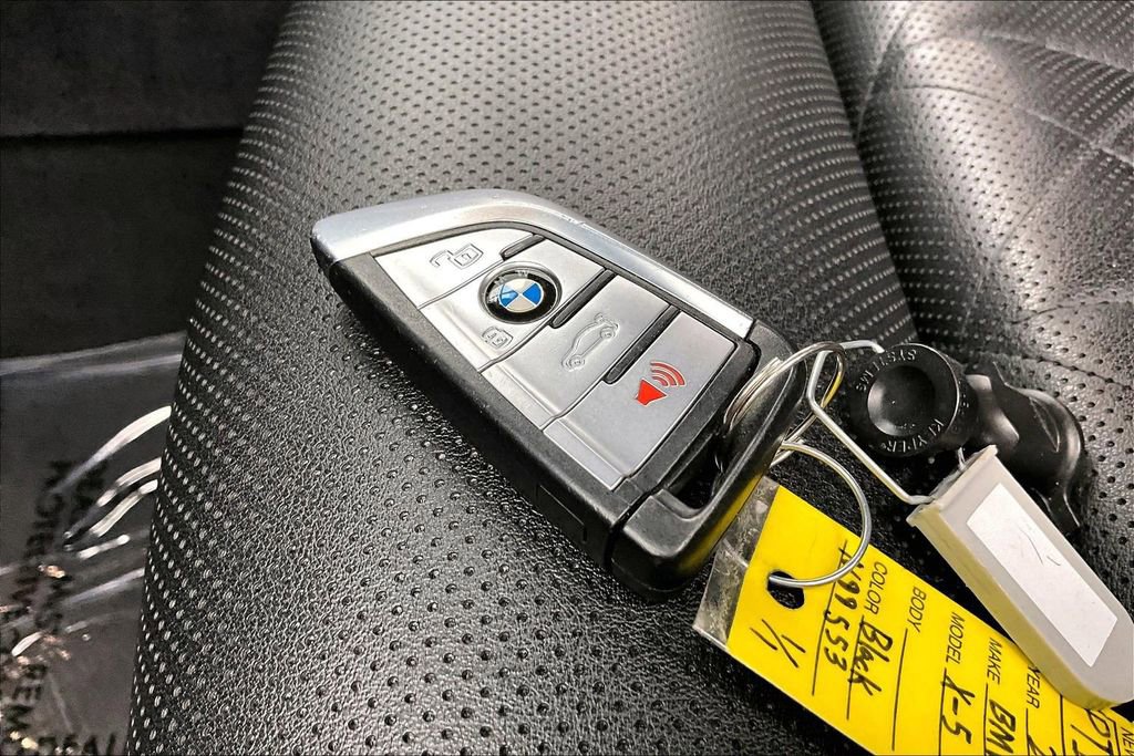 Used 2023 BMW X5 xDrive40i AWD/4WD image 11