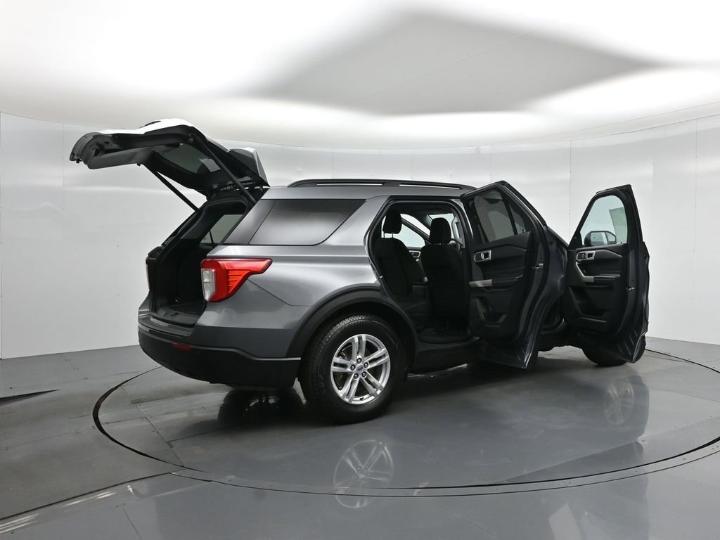 Certified 2022 Ford Explorer XLT image 6
