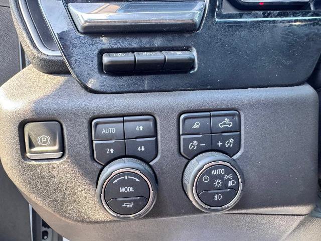 Used 2024 Chevrolet Silverado 1500 High Country w/ High Country Premium Package AWD/4WD image 23