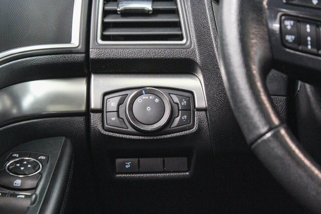 Certified 2018 Ford Explorer XLT w/ Equipment Group 202A FWD image 18