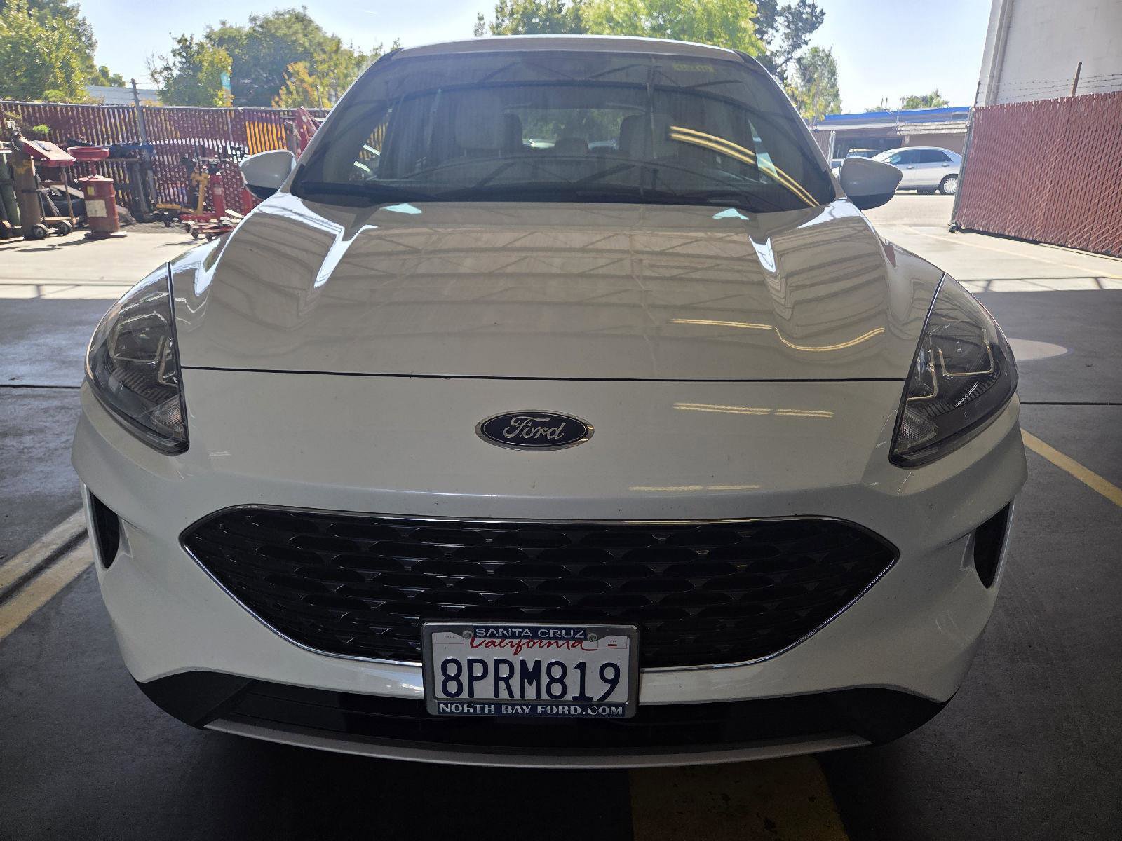 Certified 2020 Ford Escape SE image 3