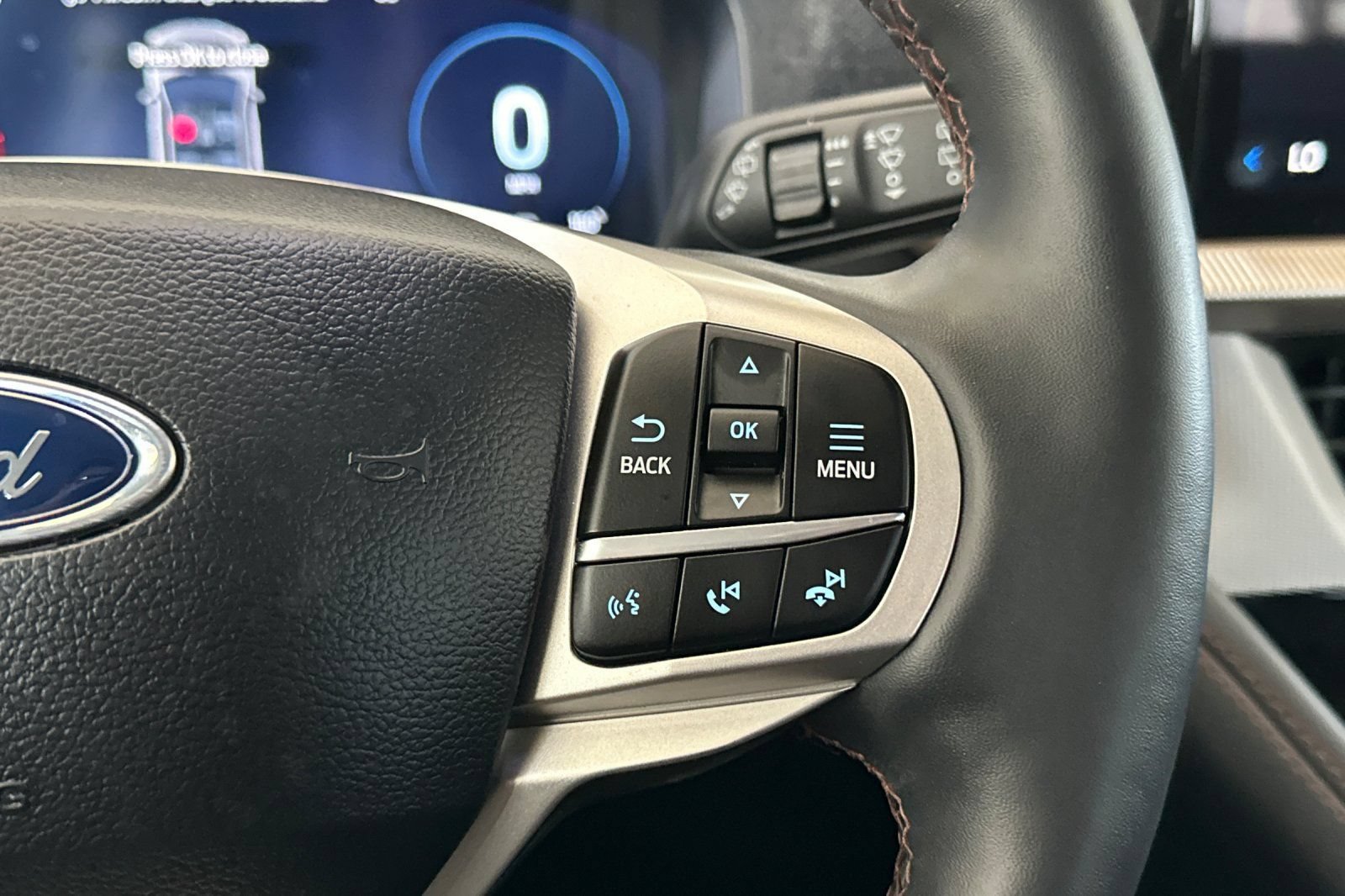 Certified 2025 Ford Explorer Active w/ Active Comfort Package AWD/4WD image 27