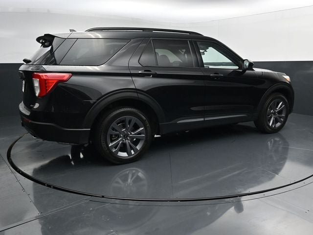 Certified 2023 Ford Explorer XLT w/ Equipment Group 202A AWD/4WD image 10