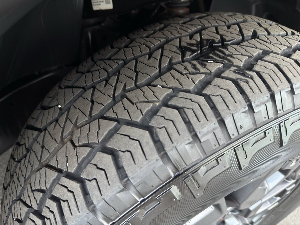 Used 2023 Nissan Frontier PRO-4X w/ Pro-4X Premium Package AWD/4WD image 9