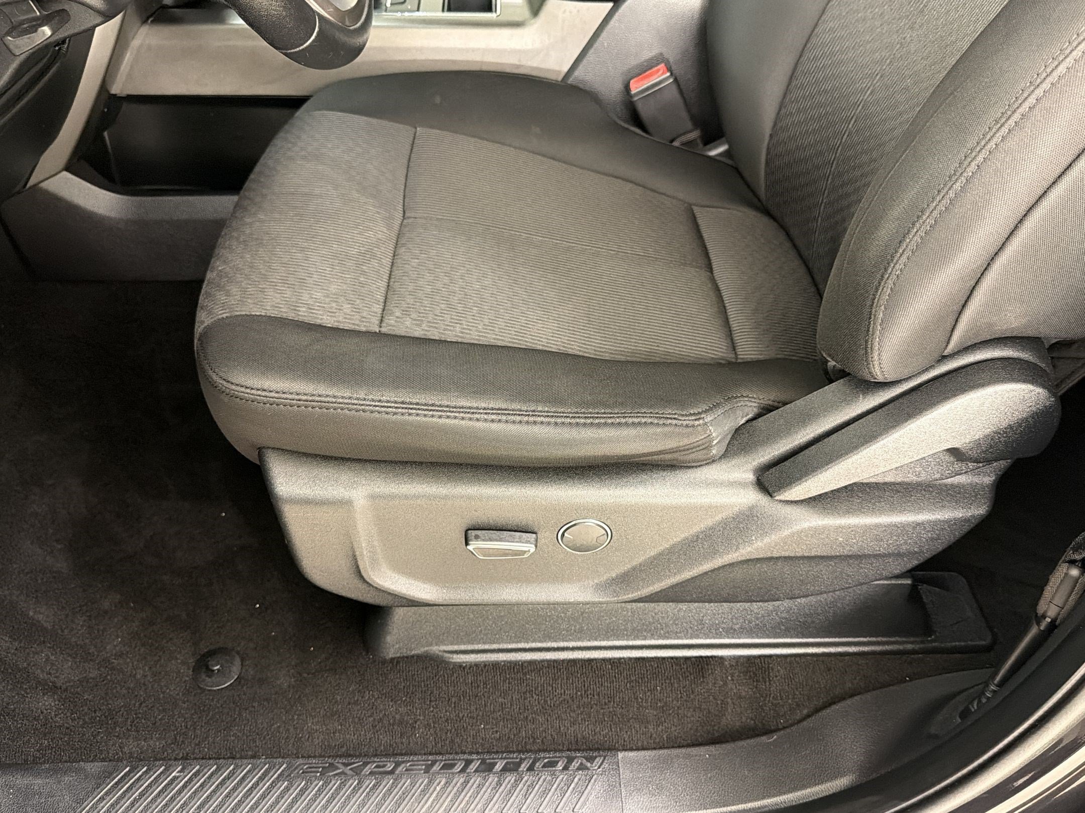 Certified 2019 Ford Expedition Max XLT RWD image 14