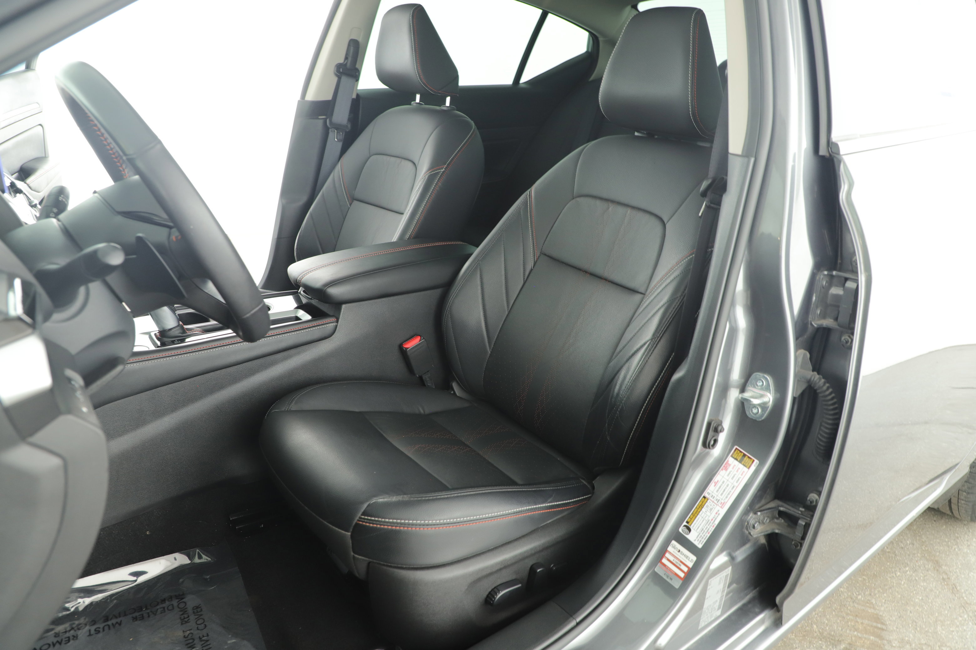 Used 2024 Nissan Altima 2.5 SR w/ SR Premium Package image 9