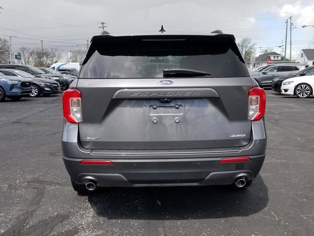 Certified 2023 Ford Explorer XLT w/ Equipment Group 202A AWD/4WD image 4