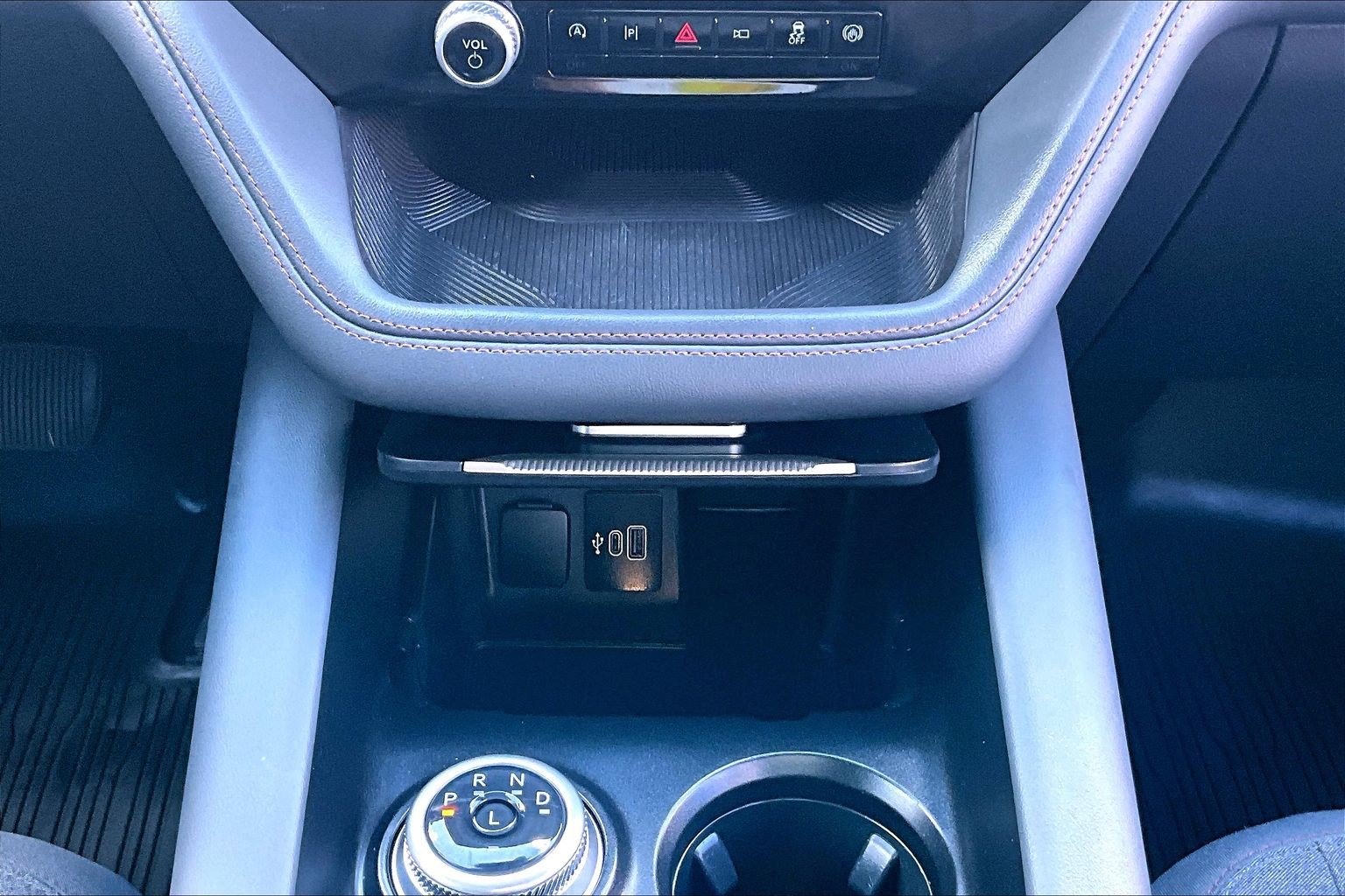 Certified 2025 Ford Explorer Active RWD image 27