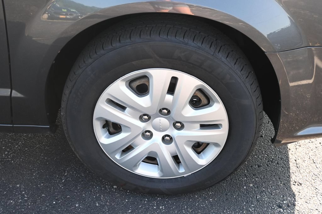 Used 2018 Dodge Grand Caravan SE w/ UConnect Hands-Free Group FWD image 16