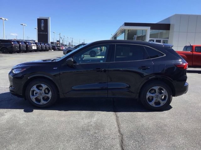Certified 2023 Ford Escape ST-Line w/ Tech Pack #1 AWD/4WD image 7