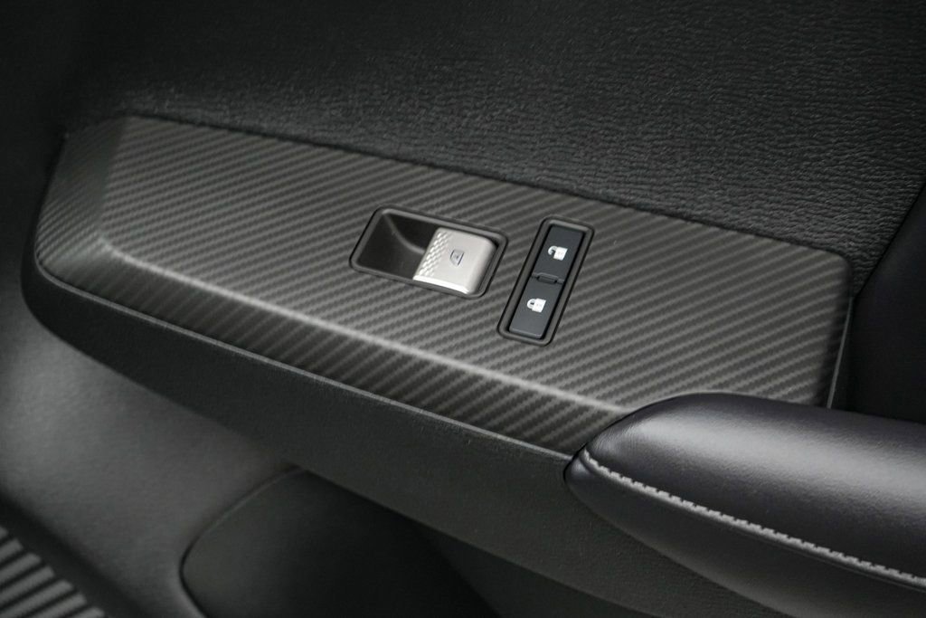 Used 2024 Mitsubishi Outlander SE image 29