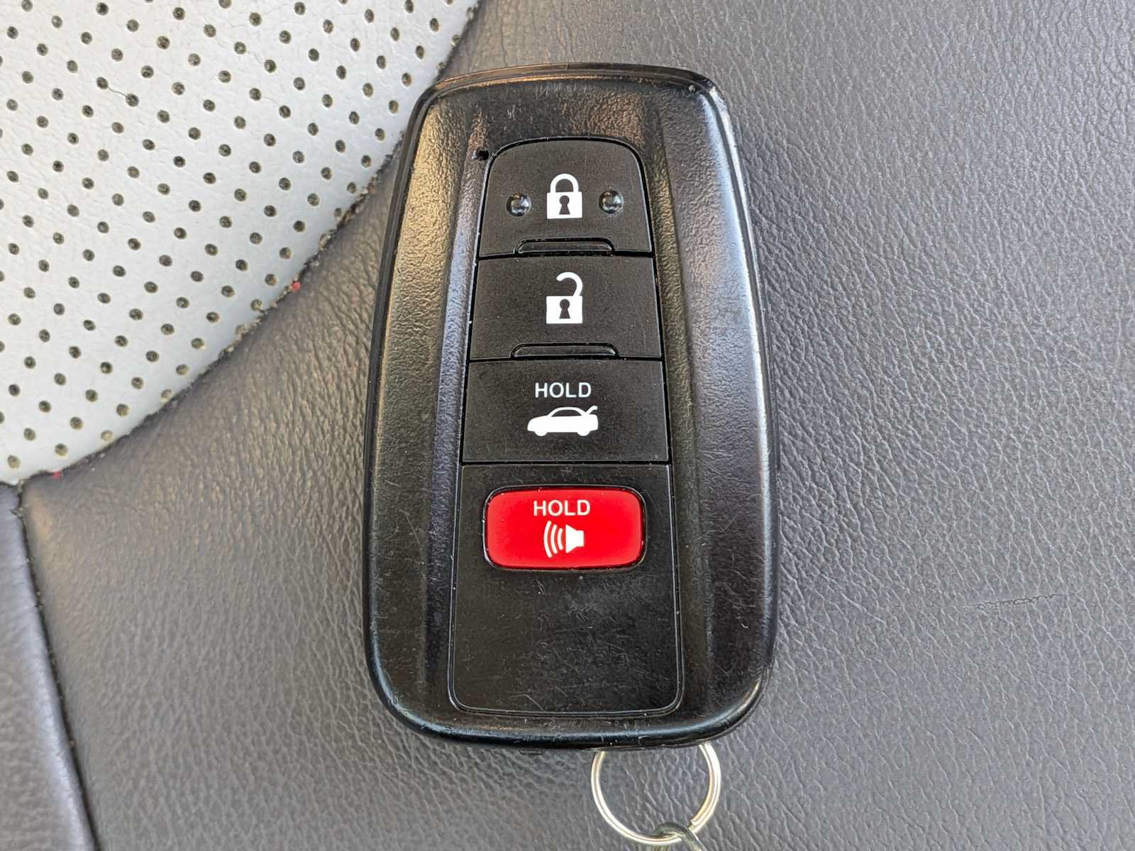 Used 2018 Toyota Camry XLE FWD image 28