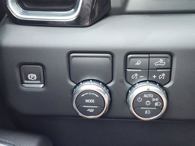 Used 2024 GMC Sierra 1500 Denali w/ Technology Package RWD image 21