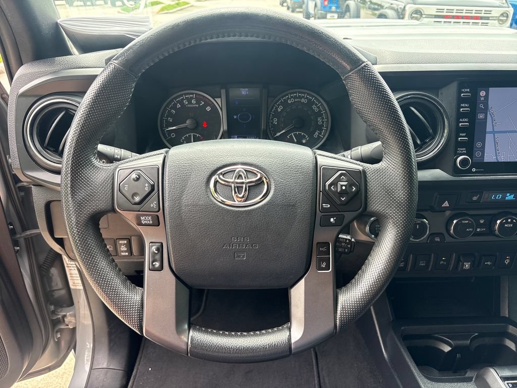 Used 2020 Toyota Tacoma TRD Sport w/ TRD Premium Sport Package AWD/4WD image 17