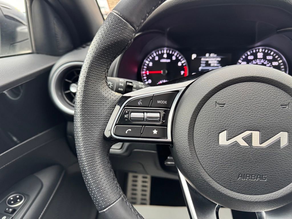 Used 2023 Kia Forte GT-Line w/ GT-Line Premium Package image 13