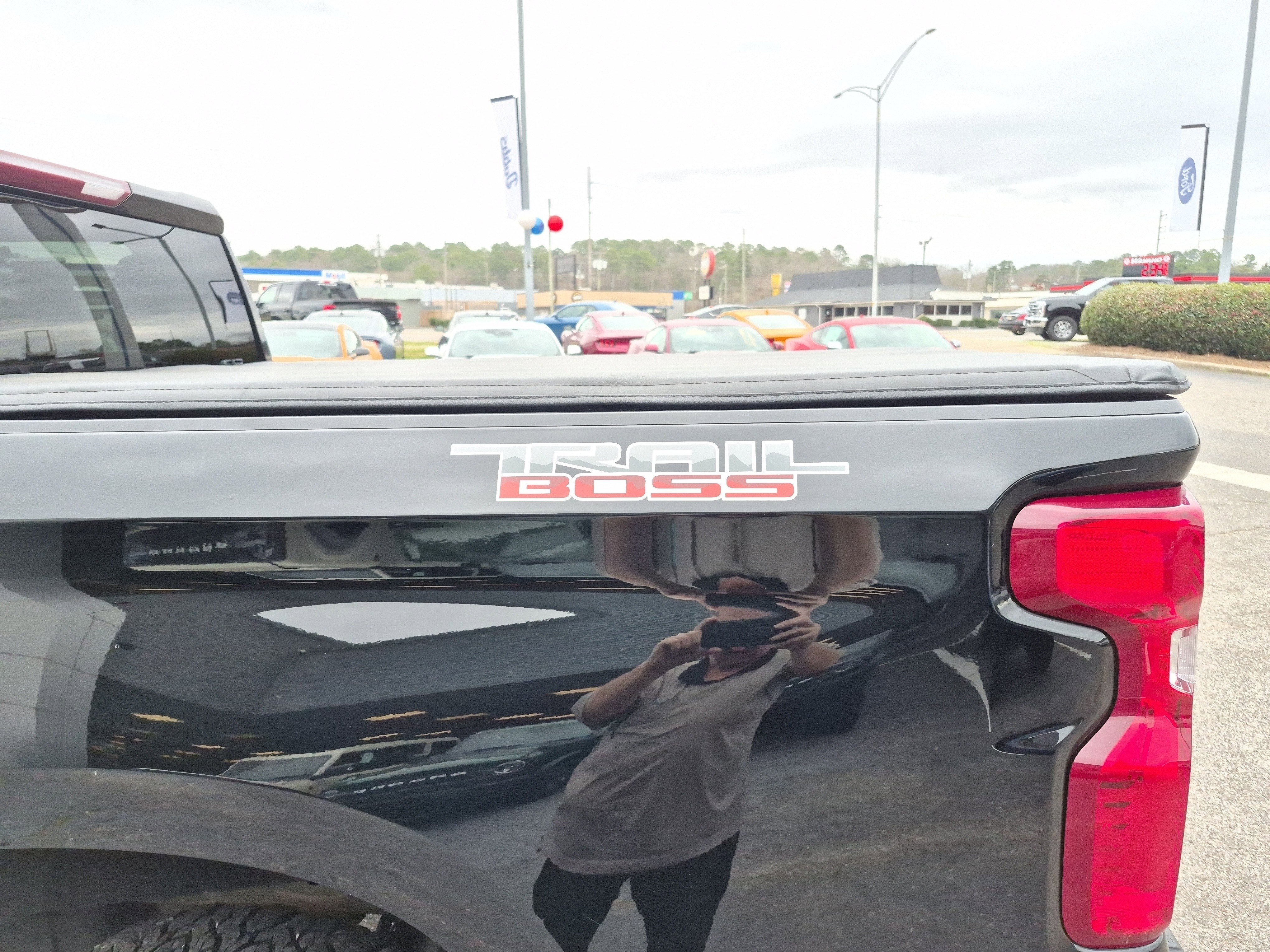 Used 2024 Chevrolet Silverado 1500 Custom Trail Boss w/ LPO, Dark Essentials Package image 10