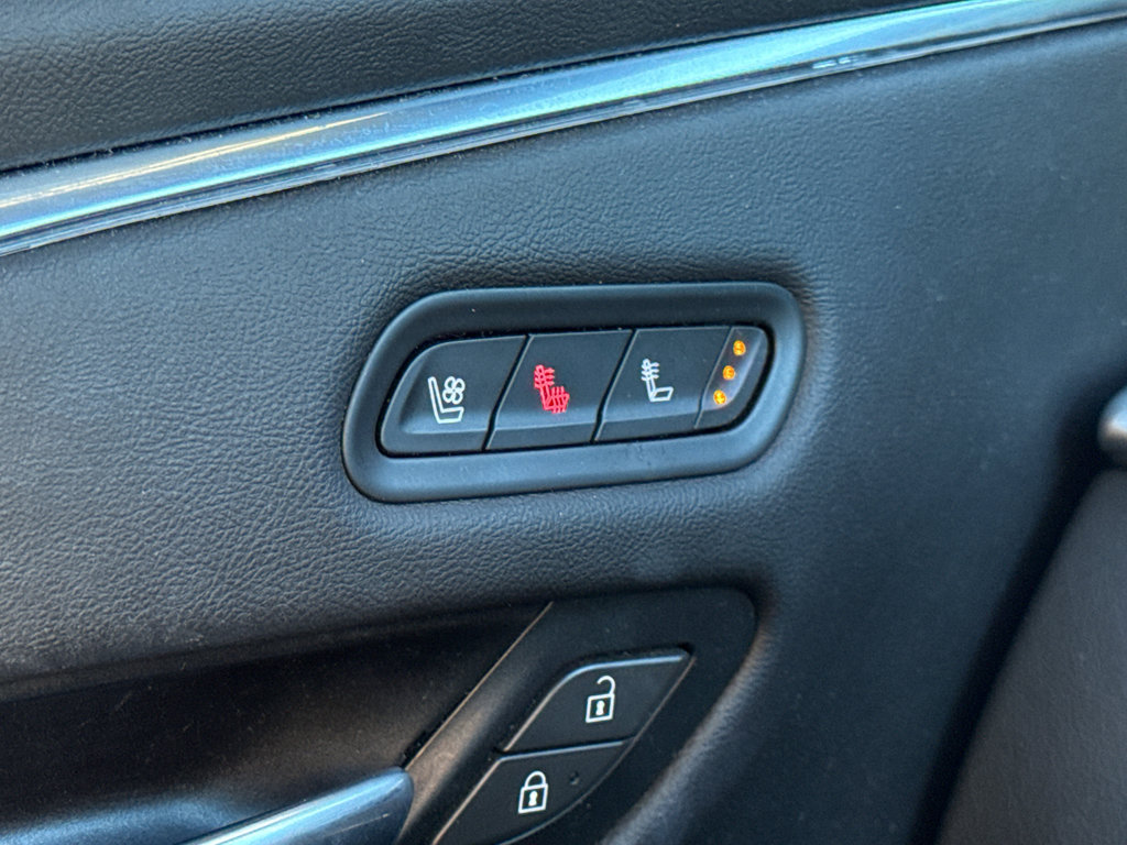 Used 2021 Cadillac Escalade ESV Premium Luxury w/ LPO, Radiant Package image 26