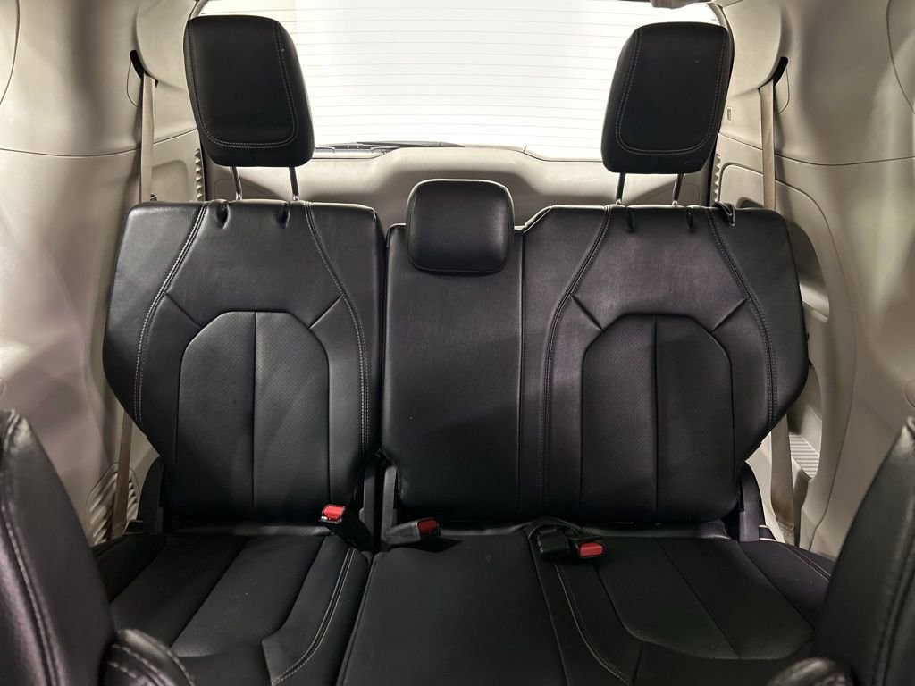 Used 2022 Chrysler Pacifica Touring-L image 25