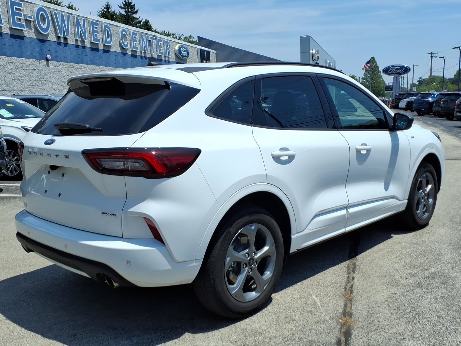 Certified 2023 Ford Escape ST-Line w/ Tech Pack #1 AWD/4WD image 4