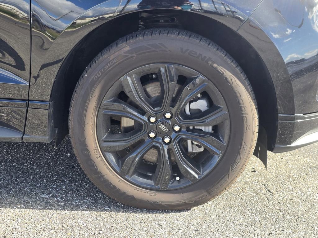Certified 2024 Ford Edge SE w/ Black Appearance Package image 29