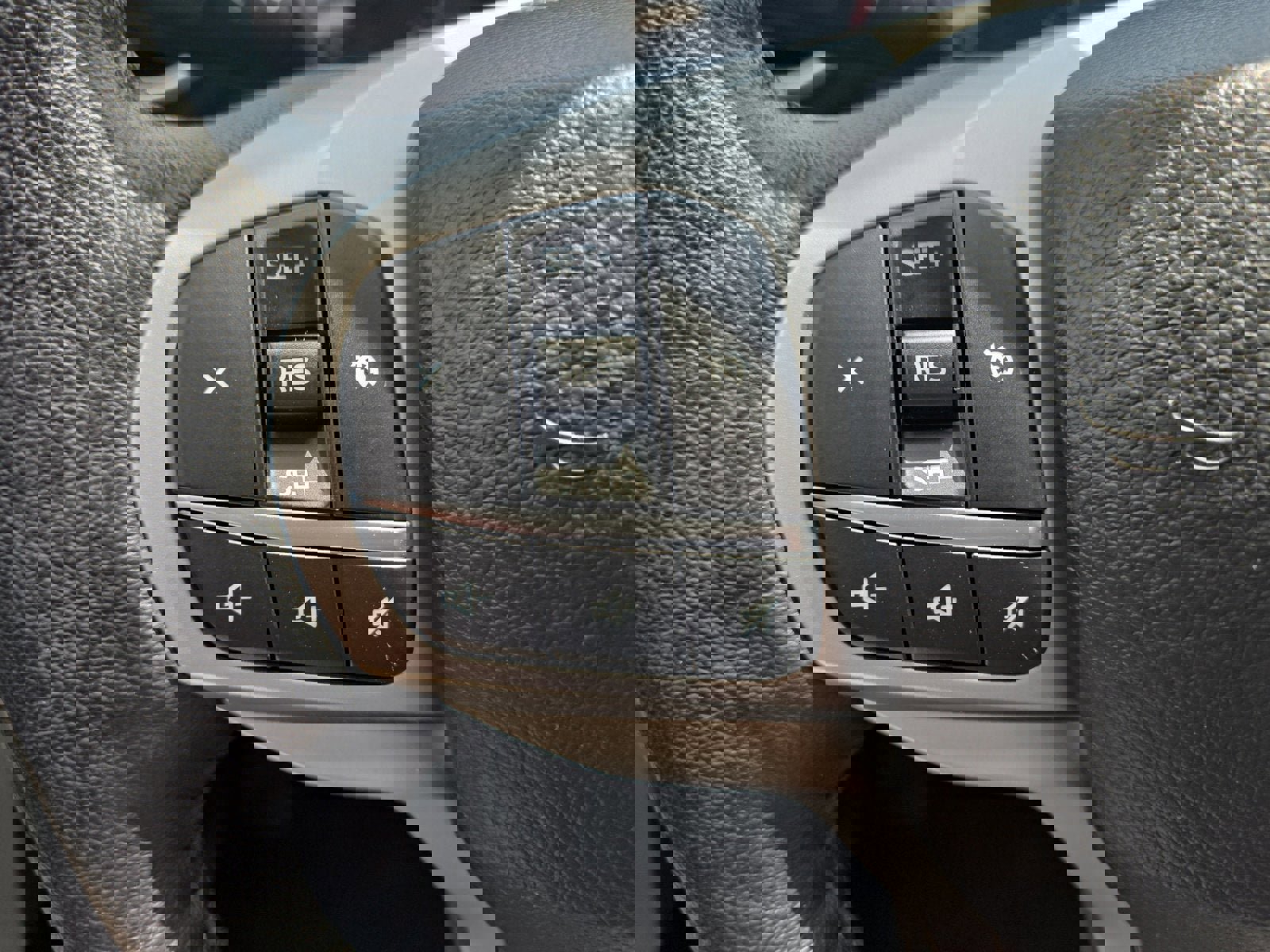 Certified 2022 Ford Explorer XLT w/ Equipment Group 202A image 14