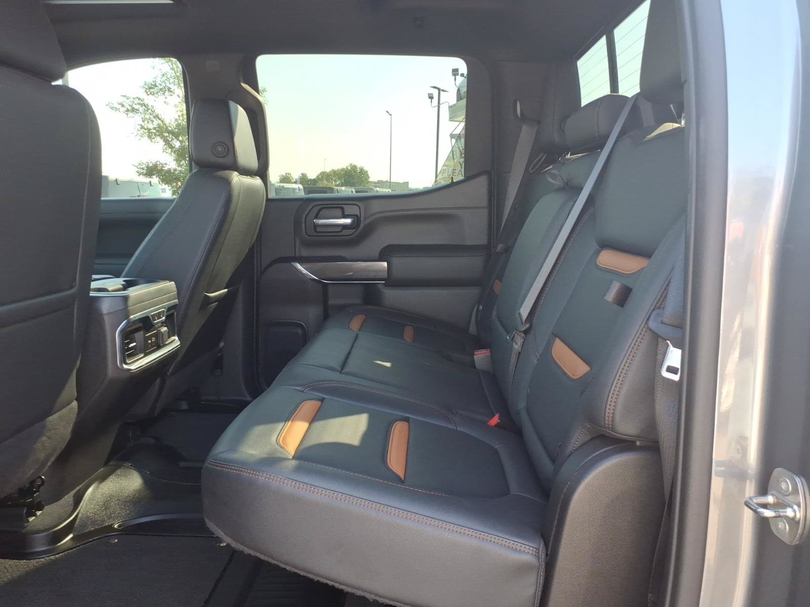 Used 2021 GMC Sierra 1500 AT4 w/ AT4 Premium Package AWD/4WD image 13