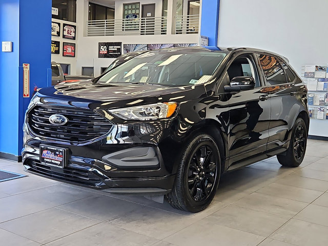 Certified 2024 Ford Edge SE w/ Black Appearance Package AWD/4WD image 4