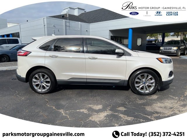 Certified 2019 Ford Edge Titanium w/ Equipment Group 301A image 3