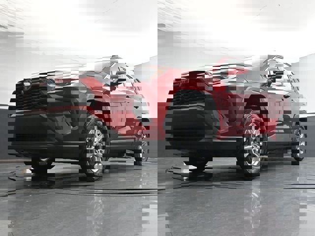 Used 2024 Toyota RAV4 XLE AWD/4WD image 3