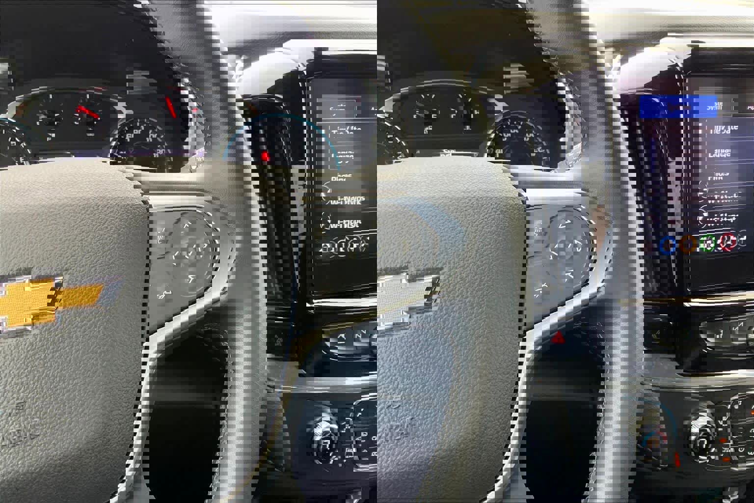 Used 2023 Chevrolet Traverse LT w/ Rear Camera Mirror Package image 24