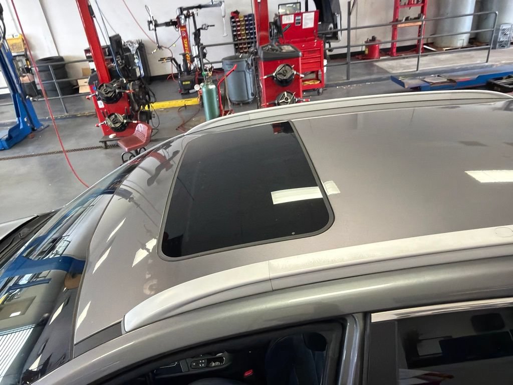 Used 2018 Kia Niro Touring FWD image 5