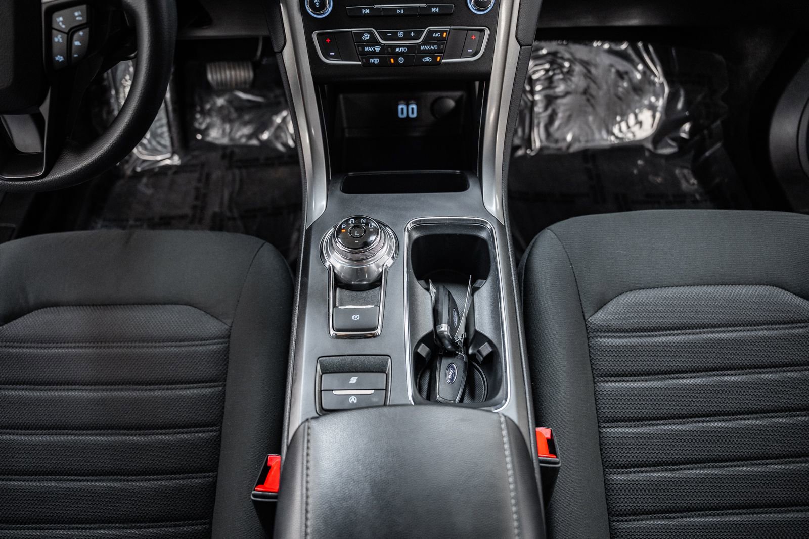 Certified 2020 Ford Fusion SE FWD image 24