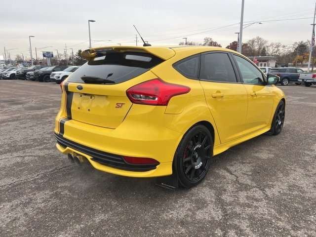 Certified 2017 Ford Focus ST image 2