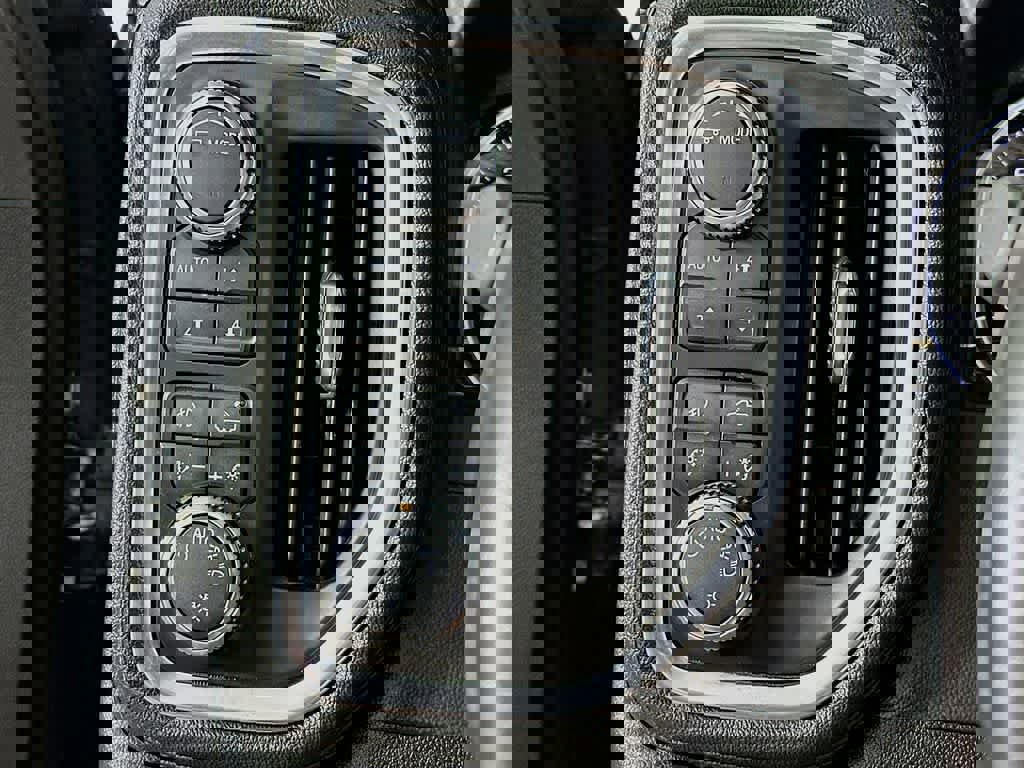 Used 2020 GMC Sierra 1500 Elevation image 27