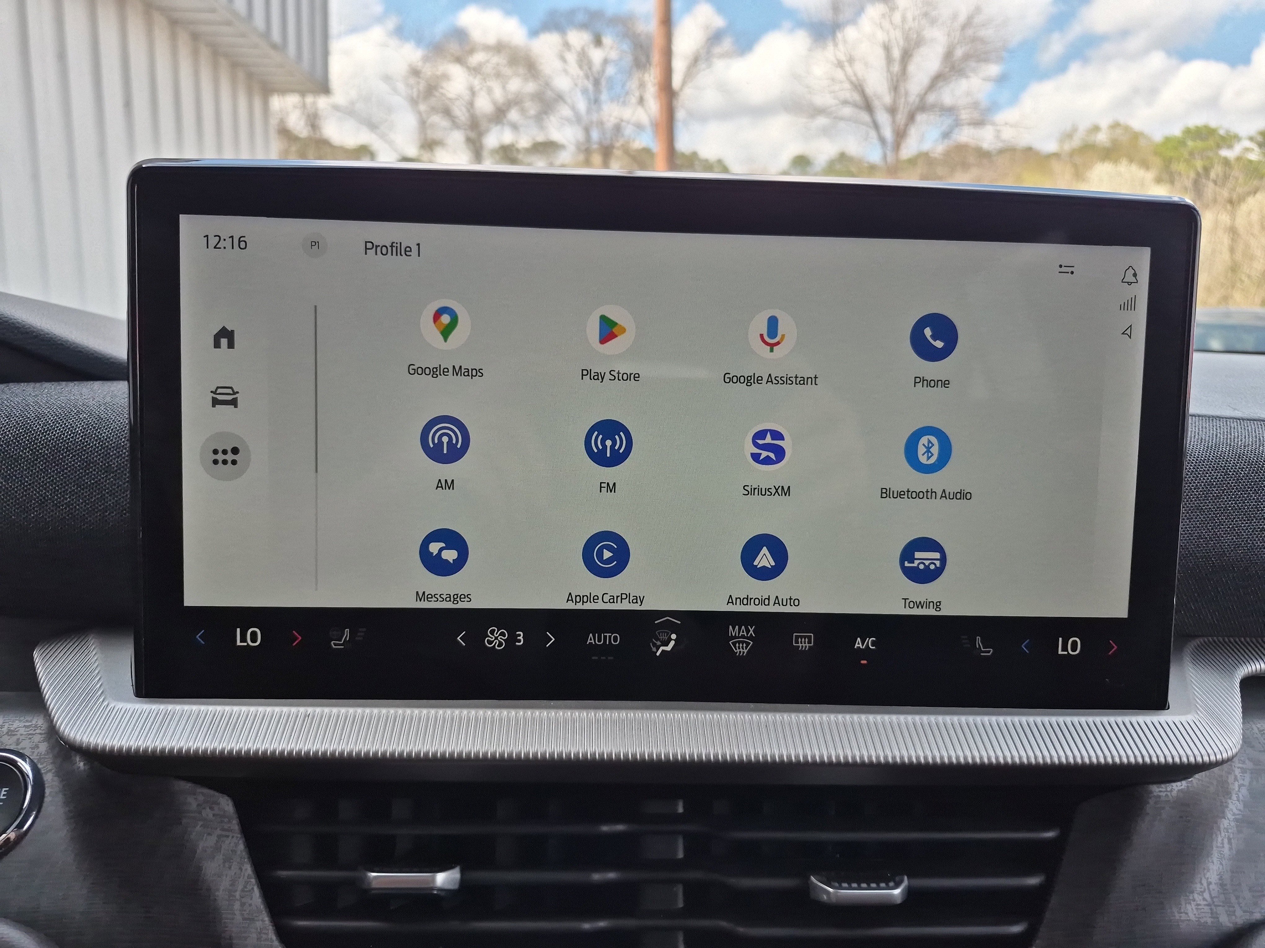 Certified 2025 Ford Explorer Platinum image 37