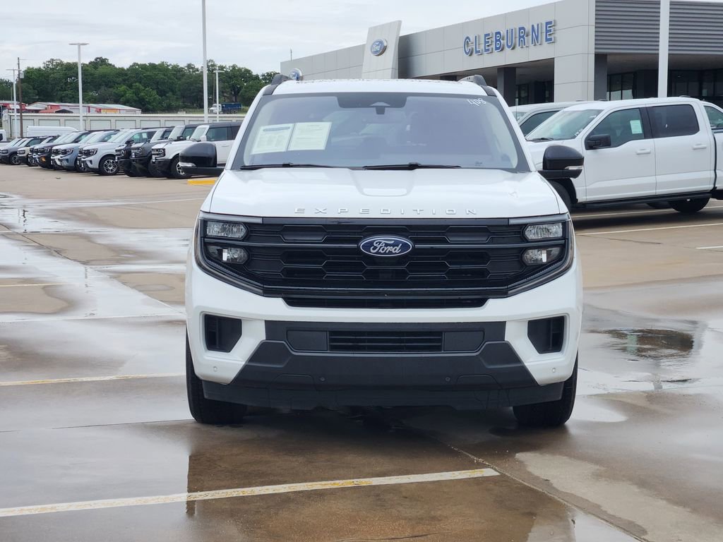 Certified 2025 Ford Expedition Active AWD/4WD image 2