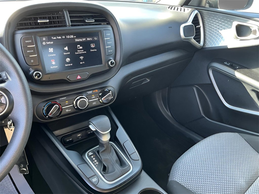 Used 2024 Kia Soul LX w/ Option Group 015 image 35