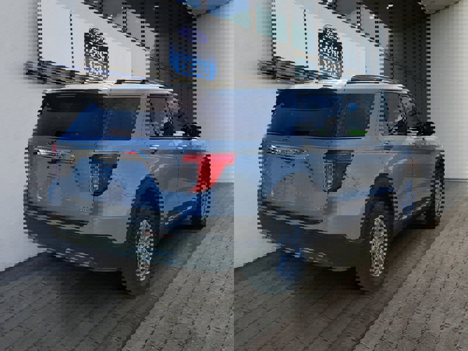 Certified 2023 Ford Explorer XLT w/ Equipment Group 202A image 5