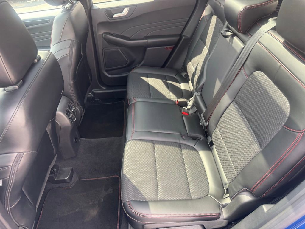 Certified 2023 Ford Escape ST-Line w/ Tech Pack #1 AWD/4WD image 34