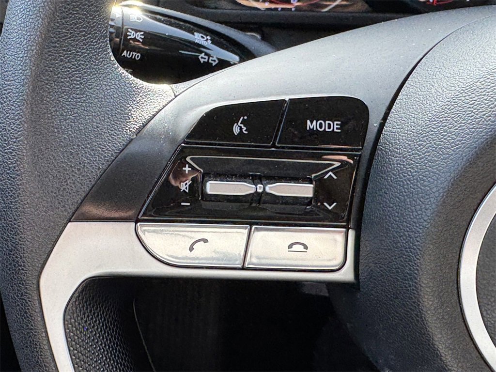 Used 2022 Hyundai Elantra SEL image 16