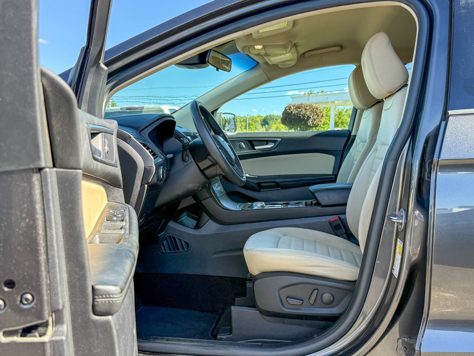 Certified 2020 Ford Edge SE FWD image 15