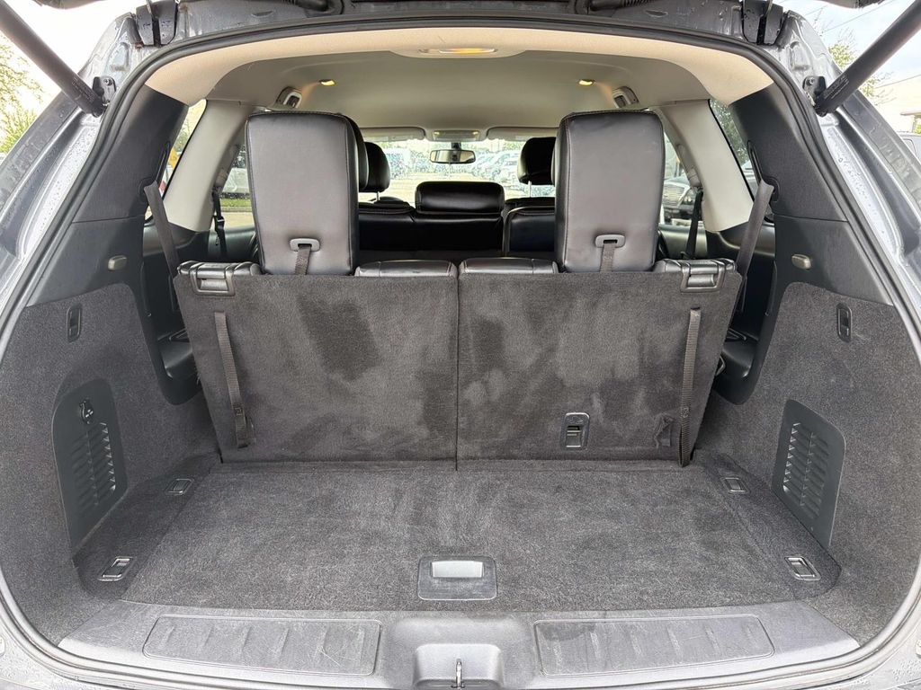 Used 2020 Nissan Pathfinder SL FWD image 11