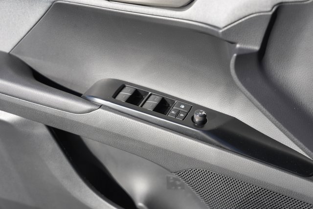 Used 2025 Toyota Camry LE image 28