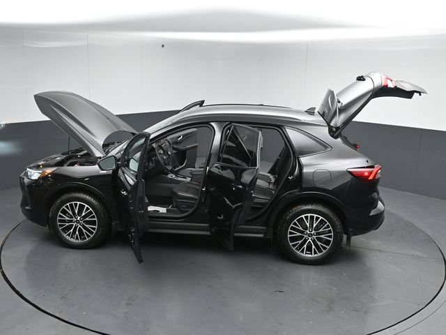 Certified 2024 Ford Escape ST-Line Select w/ Class II Trailer Tow Package AWD/4WD image 50