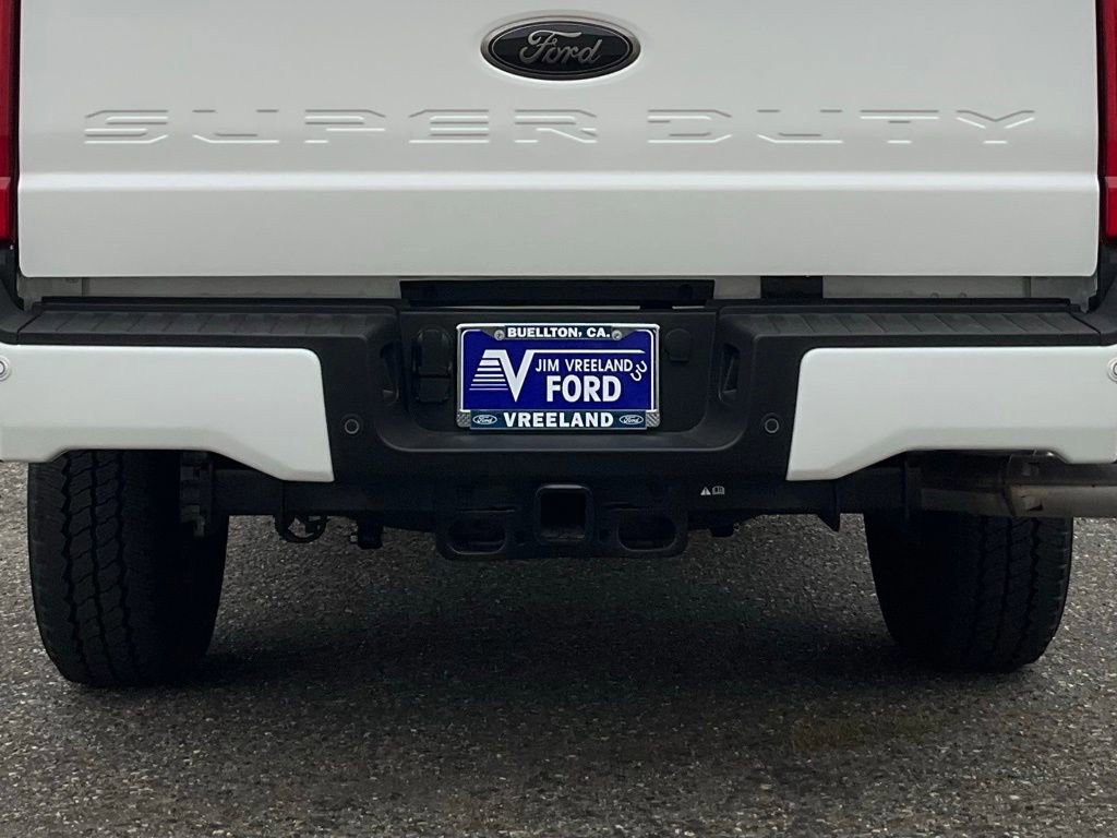 Certified 2025 Ford F350 Lariat w/ Black Appearance Package image 35