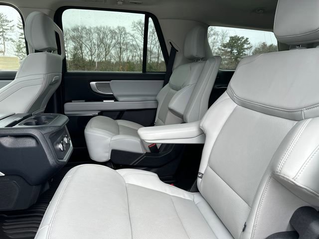Certified 2025 Ford Expedition Platinum image 19