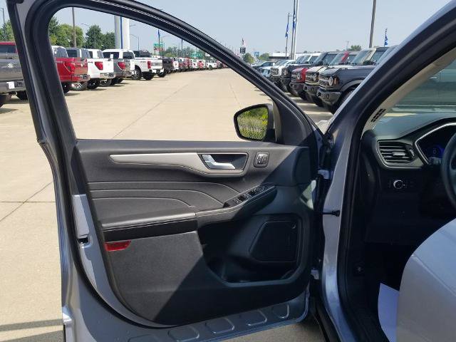 Certified 2022 Ford Escape SEL w/ Technology Package AWD/4WD image 10